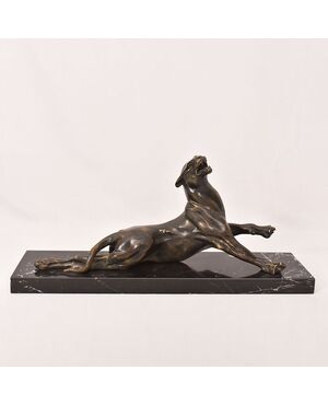ANTICHE SCULTURE IN BRONZO, LEONESSA FERITA, CHARLES VALTON, SCULTORE FRANCESE, XIX SECOLO. (STB96)