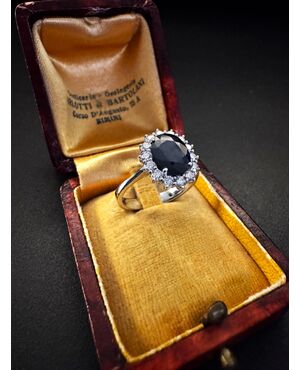 Anello  con  Zaffiro  e  Diamanti  