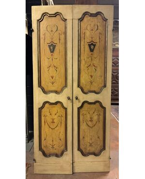 PTS889 - Porta bifacciale laccata, epoca '800, misure cm L 104 x H 218