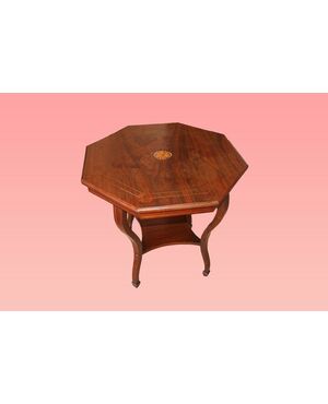 Tavolino ottagonale inglese stile Vittoriano del 1800 in legno di noce con intarsio