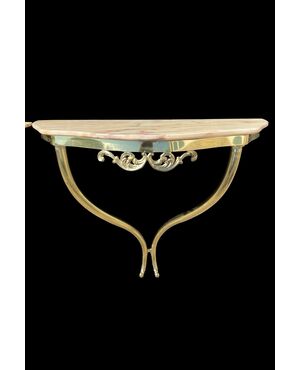 Coppia di consolles d’applique in ottone con piano in alabastro.