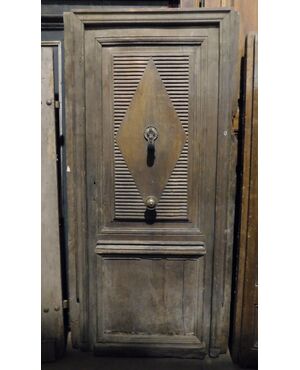 ptcr442 - front door in walnut, from the first half of the 19th century, measuring cm l 110 xh 227     