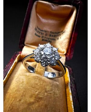 Anello  a  fiore  con  Diamanti 1.2 ct.