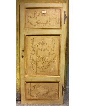 PTS891 - N. 2 Porte da albergo laccate, epoca '800, luce cm L 83 x H 194