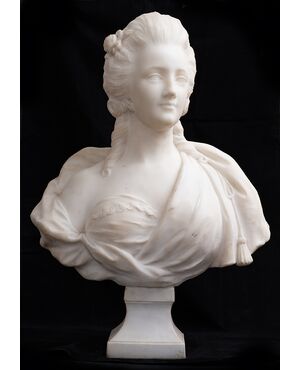 Scultura antica in marmo bianco statuario raffigurante Maria Antonietta. Francia fine XVIII secolo.