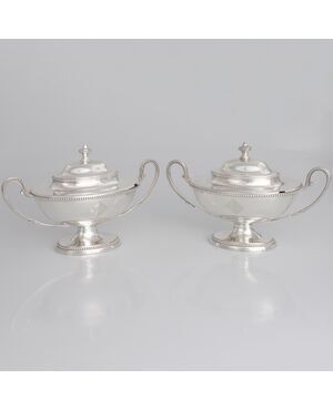 Coppia di zuccheriere con coperchi in argento sterling Giorgio III, Thomas Chawner, Londra, 1783