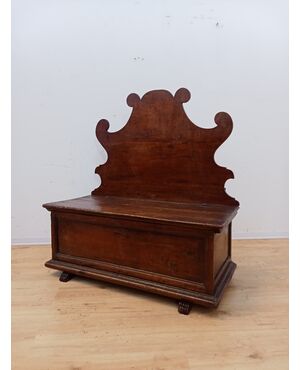 Cassapanca con schienale in noce- fine 800- baule-scrigno