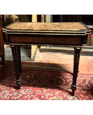 TAV318 - Tavolo Boulle con piano apribile, intarsi in ottone e tartaruga, epoca '800, misure cm L 87 x P 44 x H 75