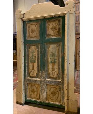 PTL708 - Lacquered door with painted panels, with frame, 18th century, opening size cm W 98 x H 205