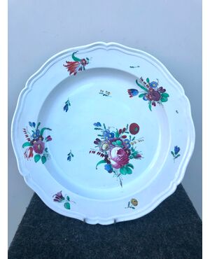 Porcelain plate with &#39;rose&#39; decoration. Doccia-Ginori manufacture.     