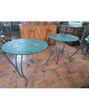 Coppia di tavoli rotondi in ferro 