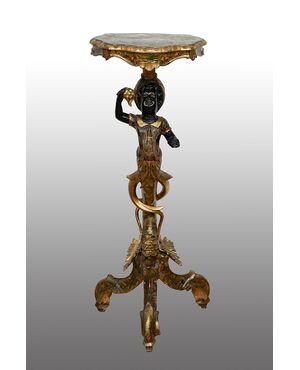 Tavolino antico"Trespolo" in legno laccato e dorato. Venezia XIX secolo.