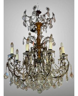 LAMPADARIO IN CRISTALLO, LEGNO E BRONZO AD 8 LUCI - XIX SECOLO