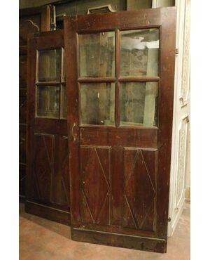 pts720 - pair of glass doors in walnut, 18th century, meas. cm l 88 xh 198     