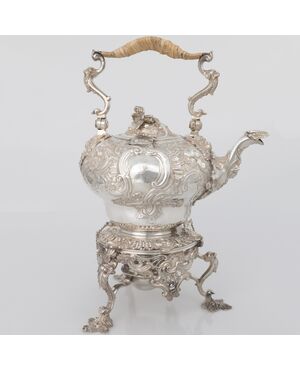 Bollitore su supporto in argento sterling Giorgio II, Samuel Courtauld?, Londra, 1739-55