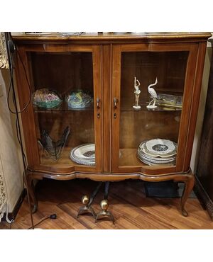 Vetrina chippendale in noce