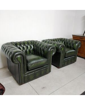 Nuova coppia di poltrone chesterfield club in pelle verde anticato inglese originale 