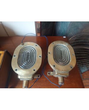 Coppia di appliques da nave