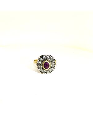 ANELLO IN ORO CON RUBINO CENTRALE E DIAMANTI 