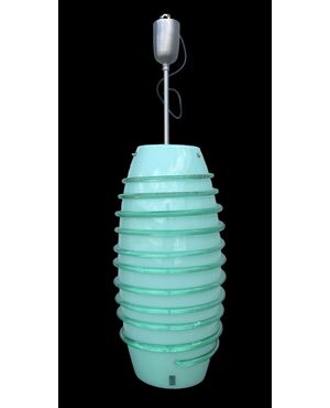 Lampadario in vetro incamiciato lattimo verde con spirale esterna.Manifattura MITO.