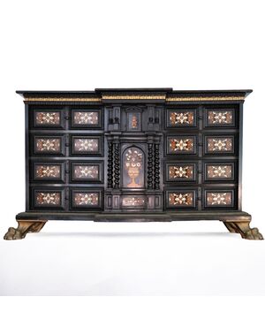 Monetiere in legno ebanizzato intarsiato in essenze pregiate e madreperla, Firenze, XVI secolo