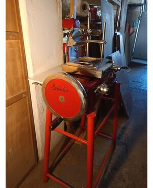 Working Cevenini brand slicer