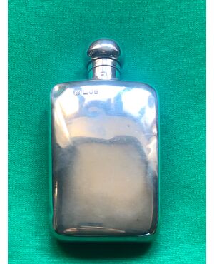 Flask - whiskey bottle in silver London 1914.     