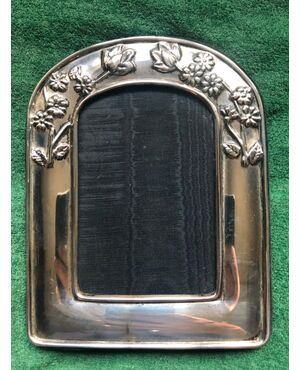 Silver picture frame with flower motif Italy.     