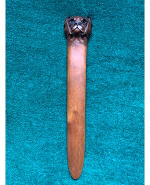 One piece boxwood letter opener depicting the head of a Molosser dog.     
