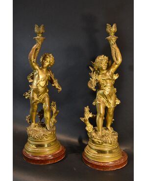 Coppia di candelieri in bronzo con allegorie, Ernest Rancoulet (Bordeaux 1842 - Bordeaux 1905) Firma su retro 'Rancoulet'