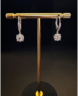 Orecchini   pendenti   con  Diamanti  1.20  ct.