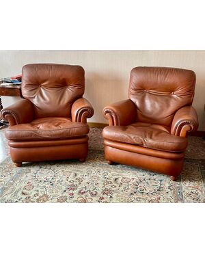 Coppia di poltrone in pelle frau