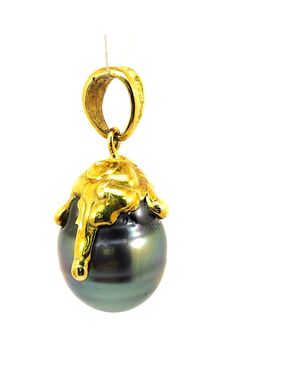 Pendente in oro con perla di Mare