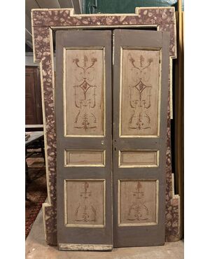 PTL321 - Porta laccata, con telaio effetto finto marmo, epoca '700, luce cm L 108 x H 210
