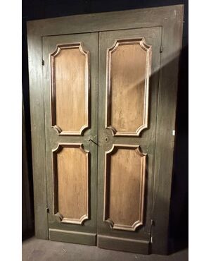 STIP101 - Porta laccata a due battenti, con telaio, epoca '700, misure luce cm L 118 x H 227