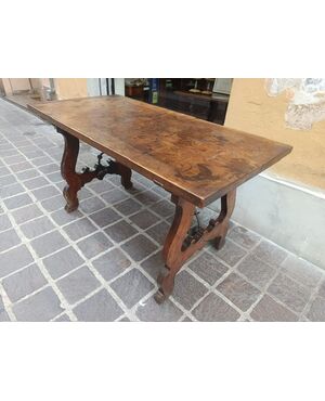 Tavolo fratino