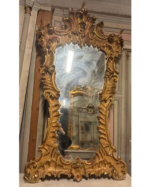 SPECC567 - Specchiera Liberty con ricca cornice scolpita a volute, epoca '900, misure cm L 105 x H 207