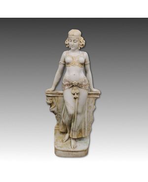 Ancient orientalist Art Decò sculpture in odalisque marble     