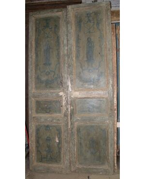 ptl326 lacquered door with figures, to be restored, meas. cm 120 xh 240     
