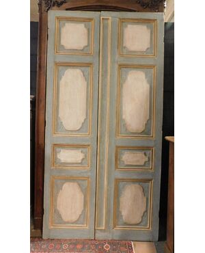 pts581 n. 3 paneled doors on both sides, meas. h 233 cm x width. 117 cm     