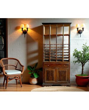 Libreria archivio antica con schedario