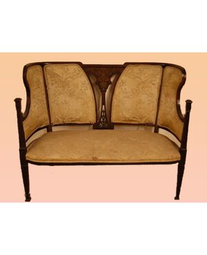 Antique English sofa from the 1800s, Victorian style, in mahogany