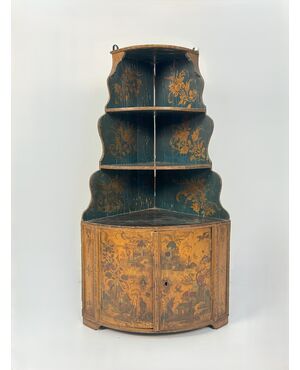 Hanging corner cabinet, Piedmont, 18th century