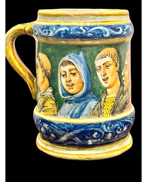 Boccale in maiolica con decoro a personaggi detti ‘cantori’.Manifattura Minghetti,Bologna.
