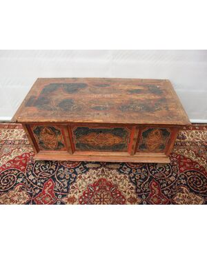 LACQUERED CHEST, 1800s ALSACE - cm L137xP67xH65