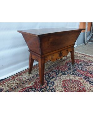 SMALL WALNUT CUPBOARD IN LOUIS XVI STYLE, EARLY 1800S cm 116xP53xH84