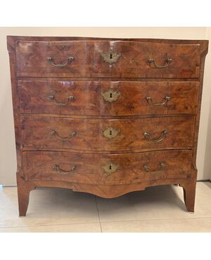 Rosewood veneered chest of drawers, Sicily, mid-18th century