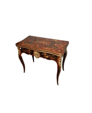 Prezioso tavolino da gioco inglese di gusto francese stile Luigi XV prima metà 1800