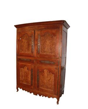 Large French cupboard-wardrobe from the early 1800s with 4 doors