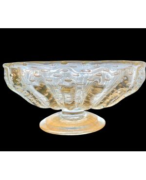 Polylobed centerpiece vase with bubble inclusions and gold leaf. Fratelli Toso, Murano.